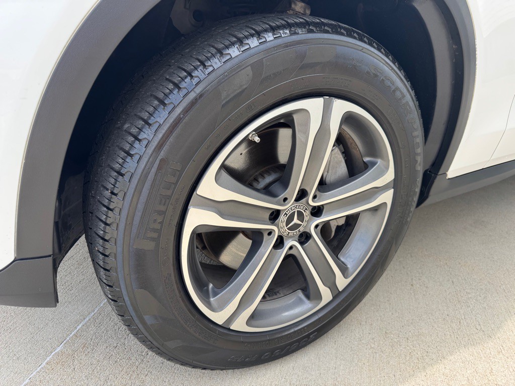 2018 Mercedes-Benz GLC-Class Image 10