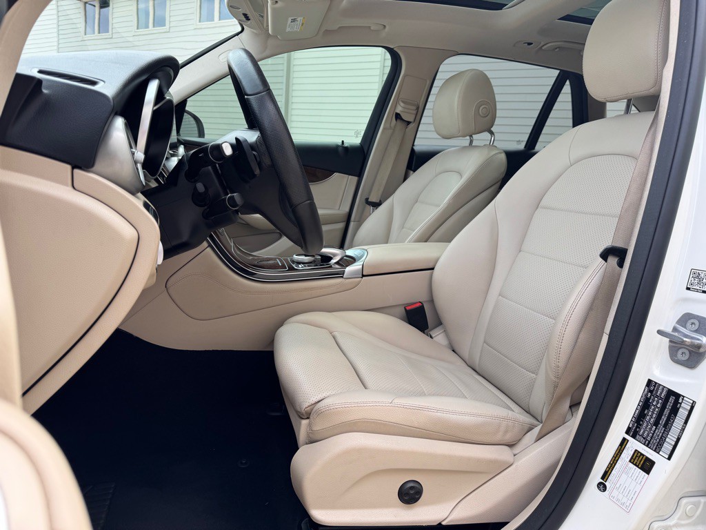 2018 Mercedes-Benz GLC-Class Image 13