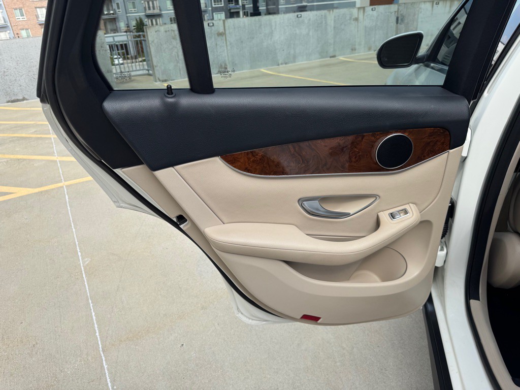 2018 Mercedes-Benz GLC-Class Image 21