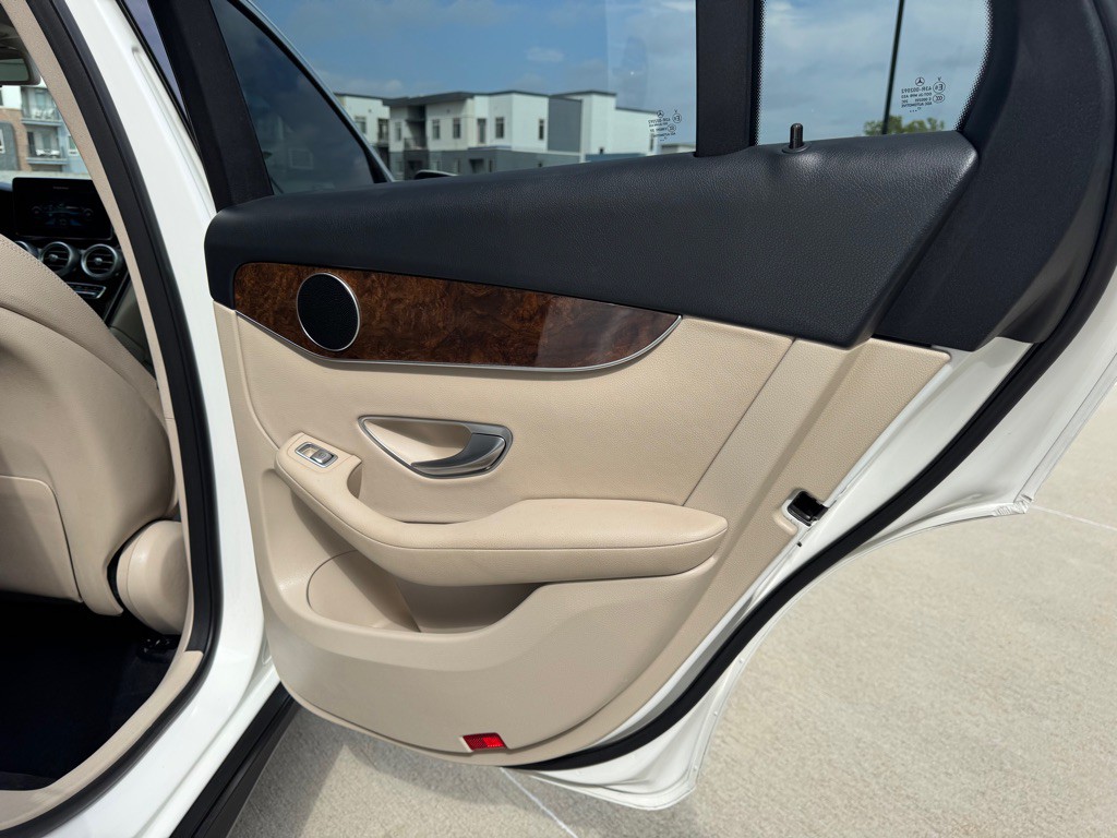 2018 Mercedes-Benz GLC-Class Image 24