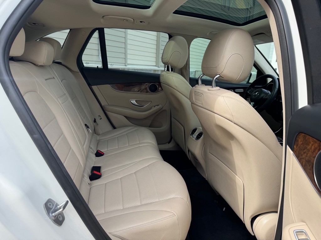 2018 Mercedes-Benz GLC-Class Image 25