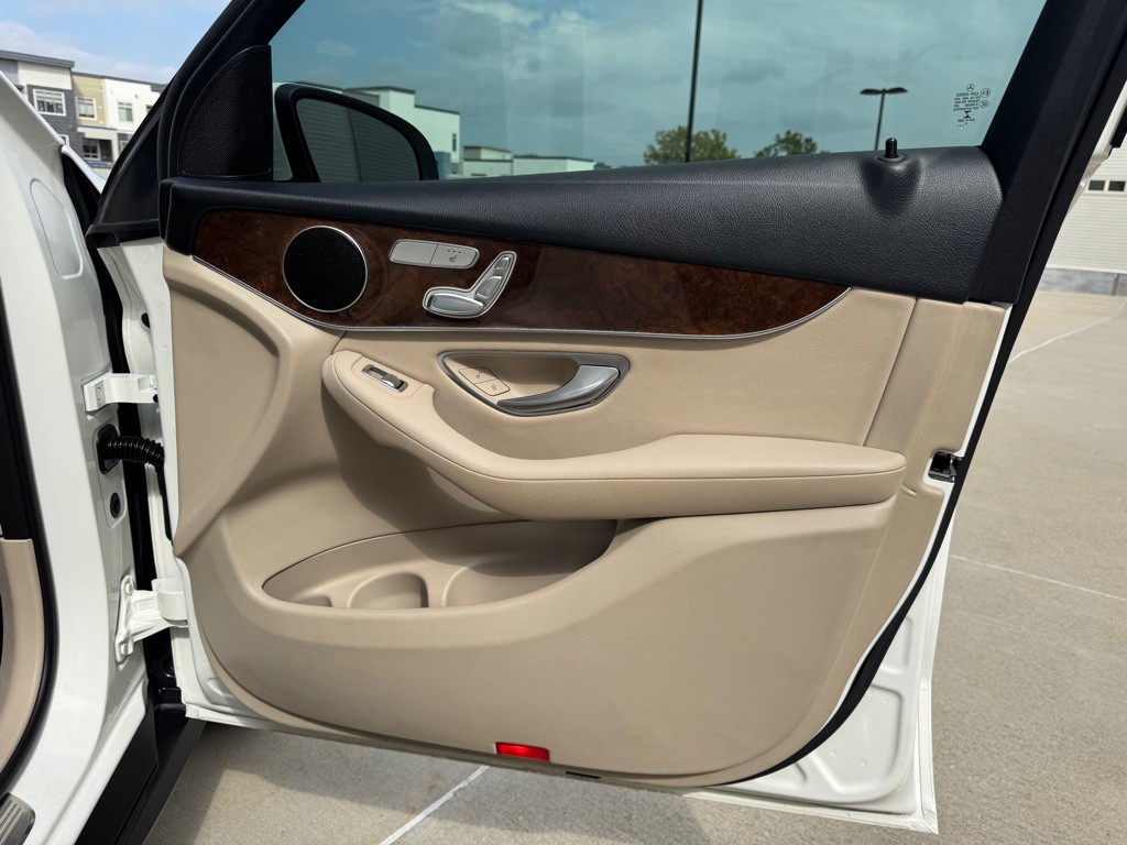 2018 Mercedes-Benz GLC-Class Image 26