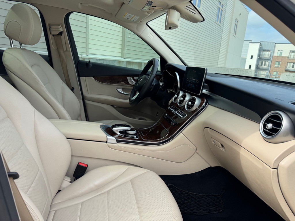 2018 Mercedes-Benz GLC-Class Image 27