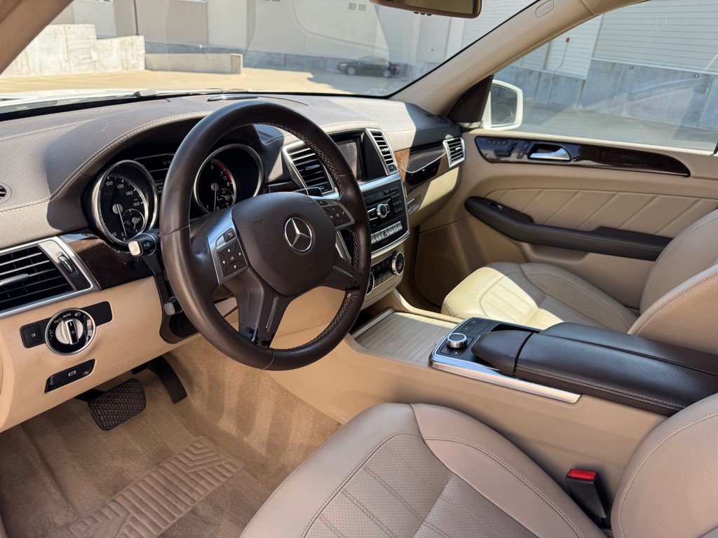 2015 Mercedes-Benz GL-Class Image 11