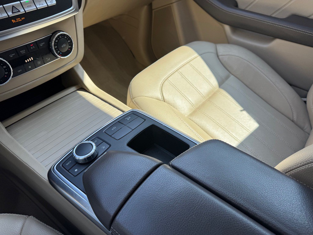 2015 Mercedes-Benz GL-Class Image 21