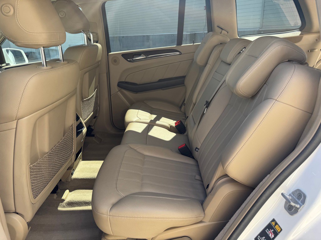 2015 Mercedes-Benz GL-Class Image 23