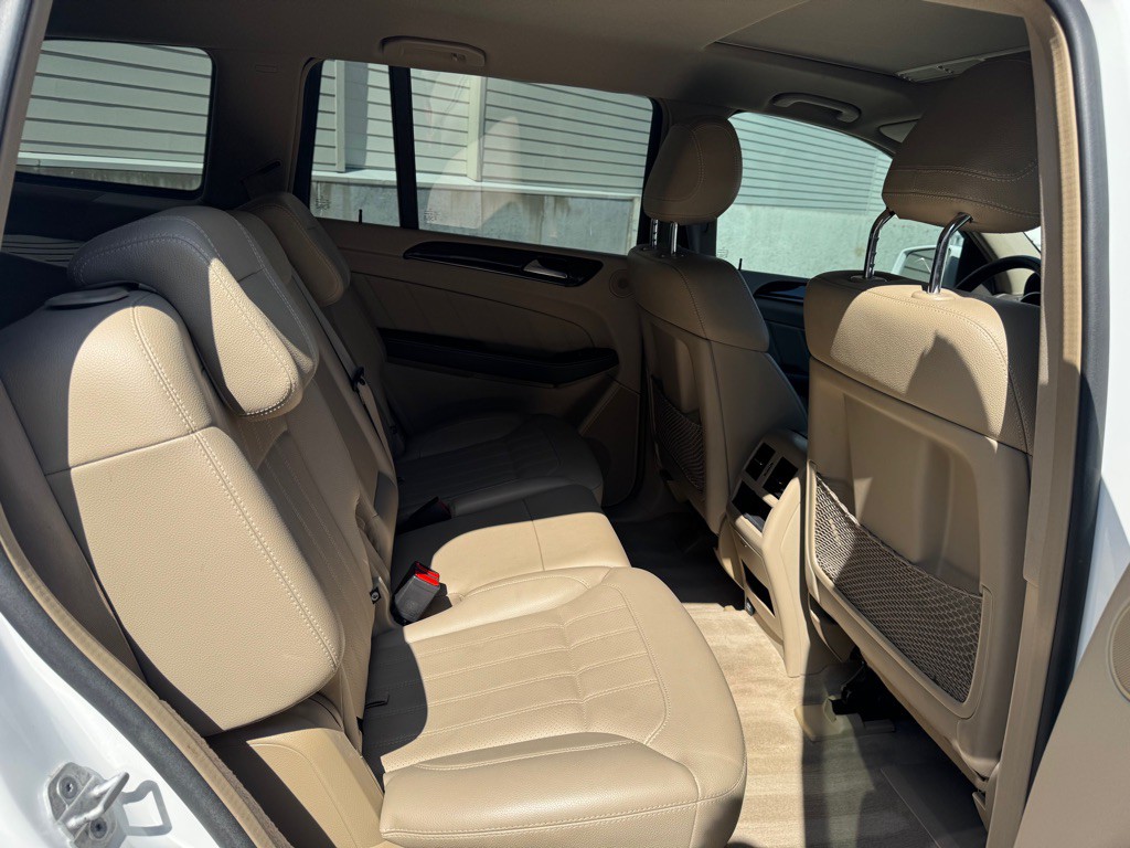 2015 Mercedes-Benz GL-Class Image 28