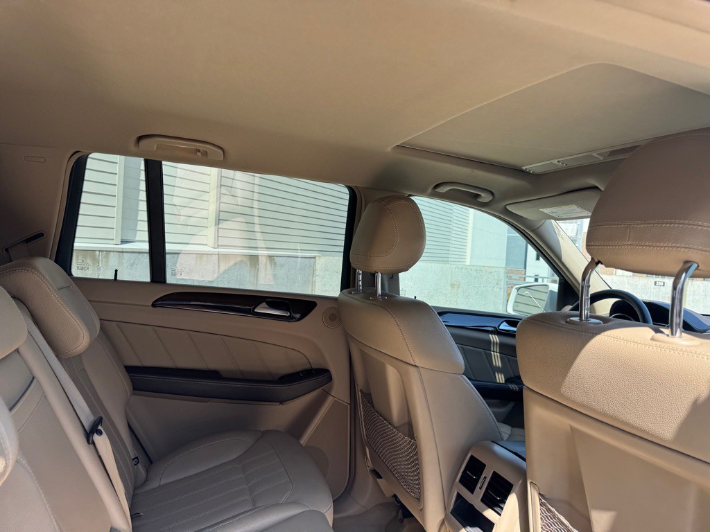 2015 Mercedes-Benz GL-Class Image 29