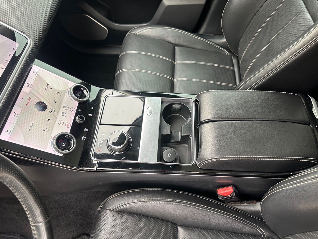 2018 Land Rover Range Rover Image 12