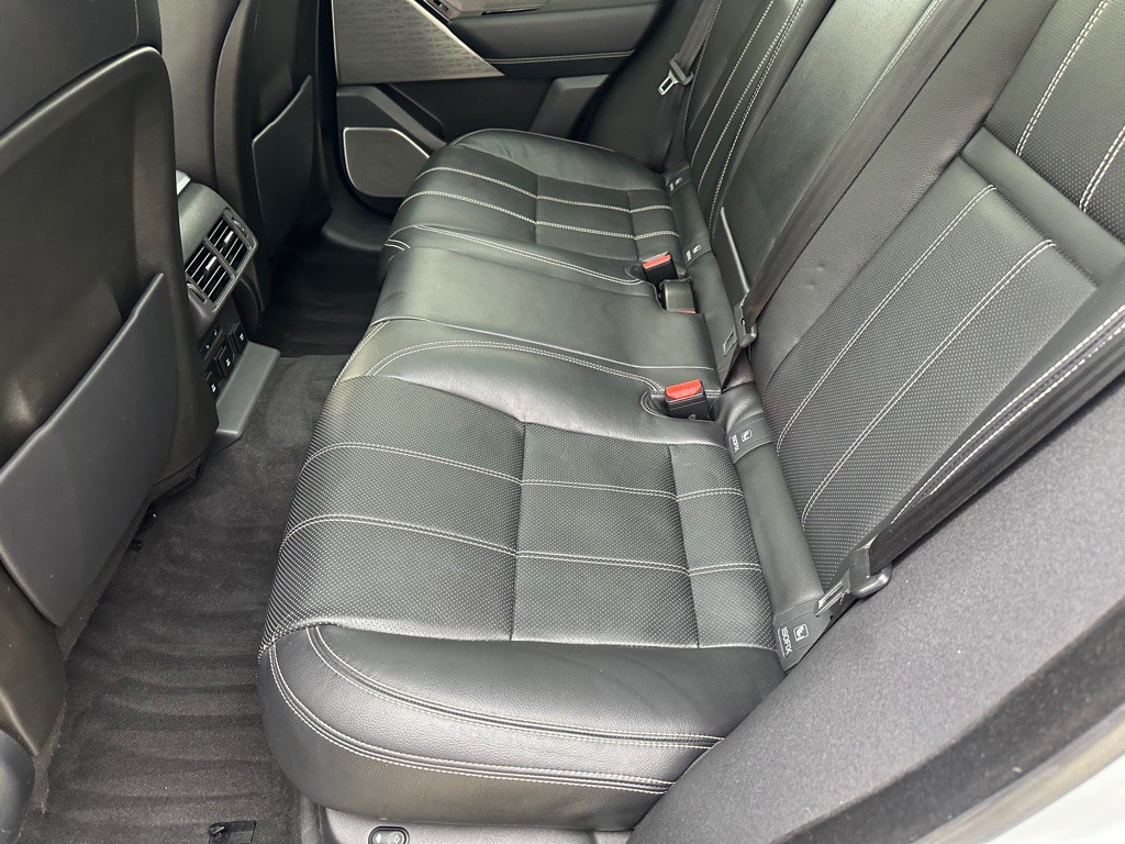 2018 Land Rover Range Rover Image 17