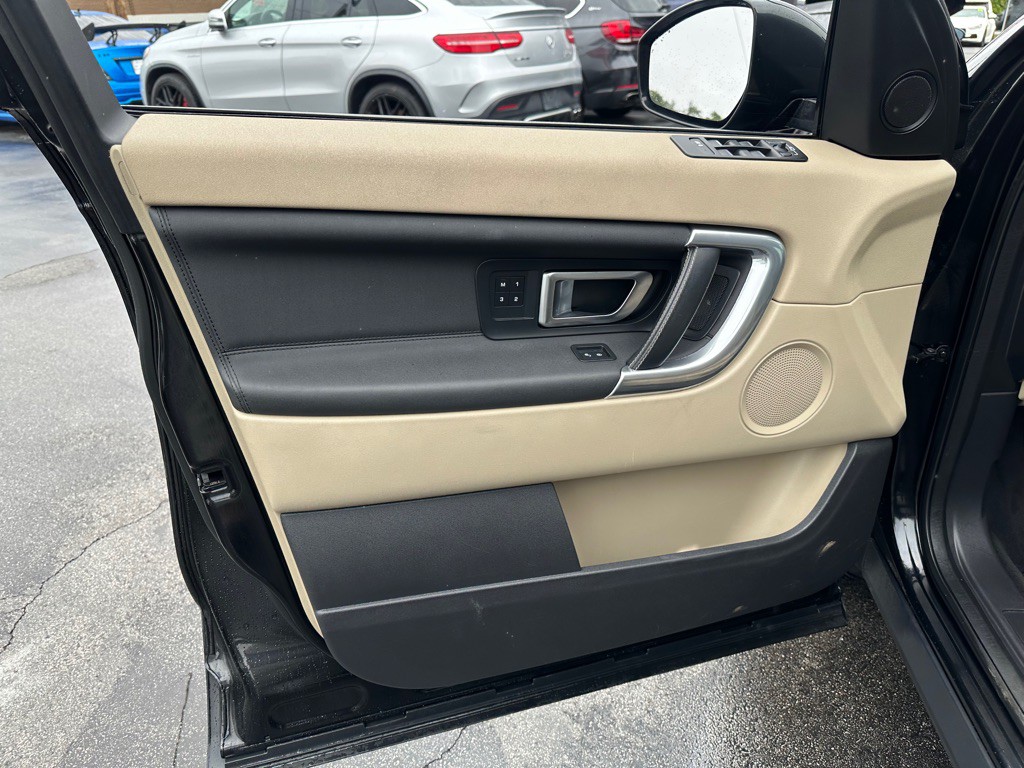 2016 Land Rover Discovery Sport Image 10
