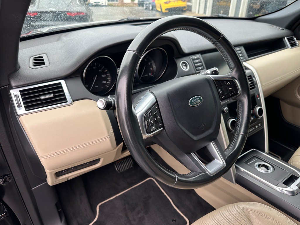 2016 Land Rover Discovery Sport Image 11