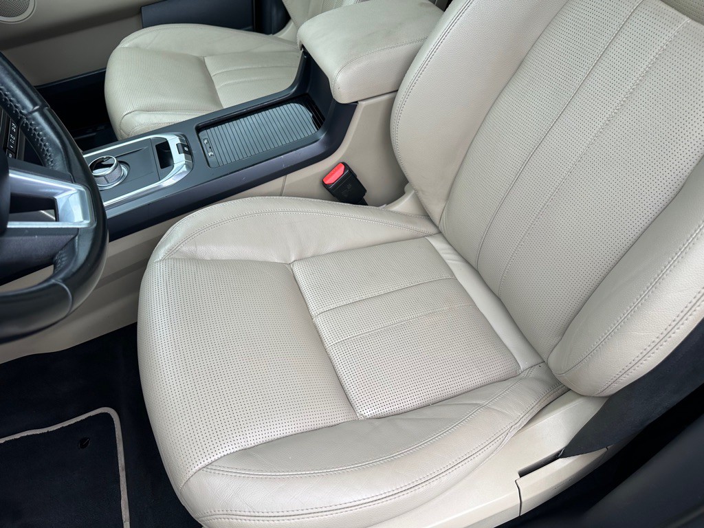2016 Land Rover Discovery Sport Image 14