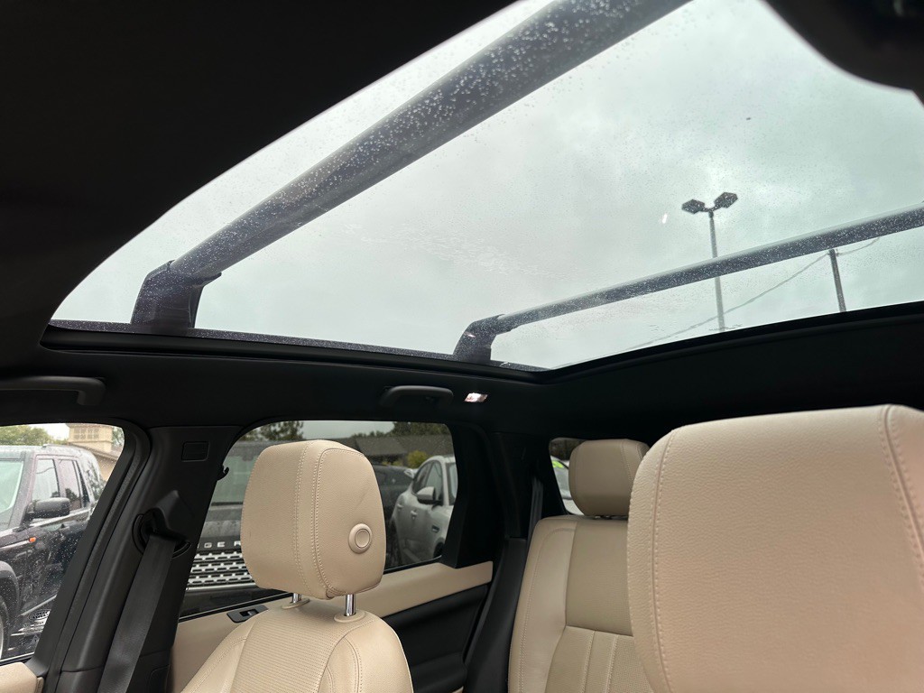 2016 Land Rover Discovery Sport Image 16