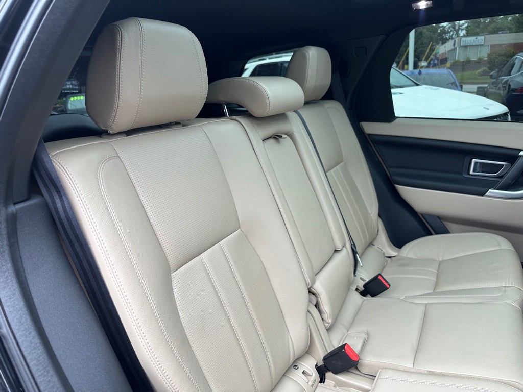 2016 Land Rover Discovery Sport Image 22