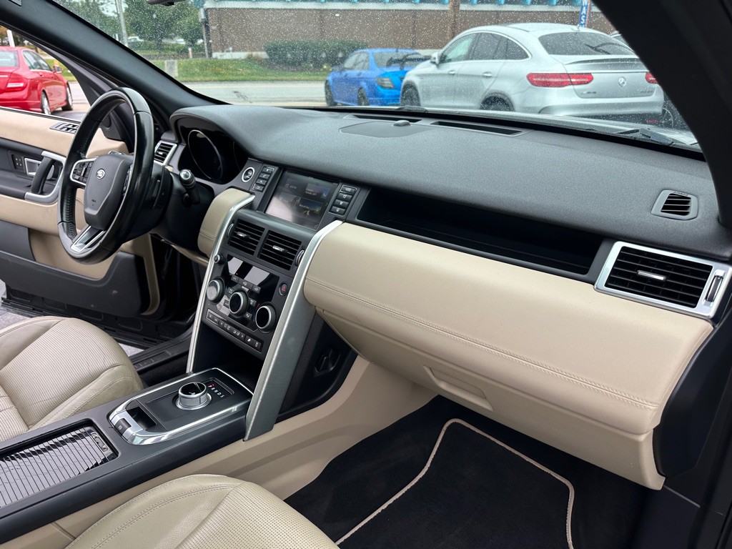 2016 Land Rover Discovery Sport Image 24