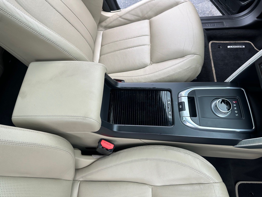 2016 Land Rover Discovery Sport Image 25