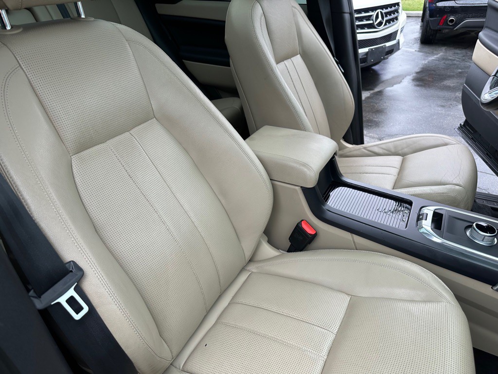 2016 Land Rover Discovery Sport Image 27