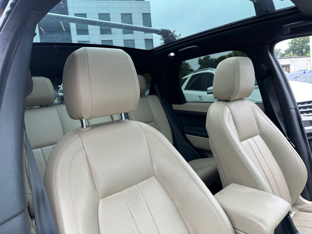 2016 Land Rover Discovery Sport Image 28