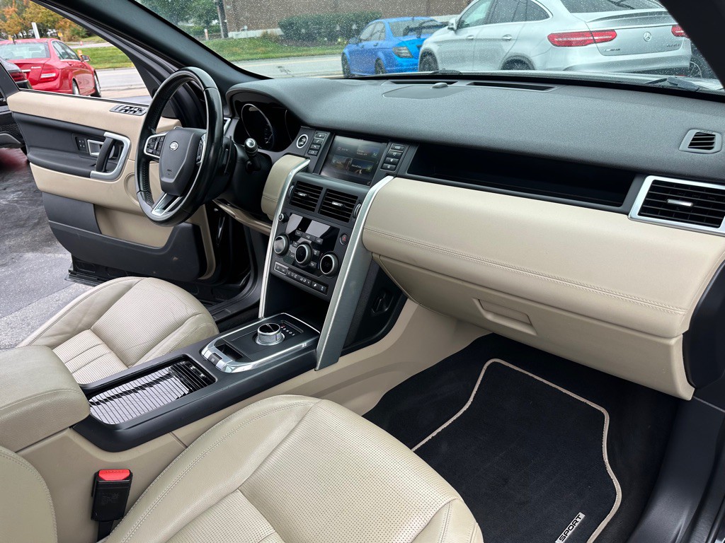 2016 Land Rover Discovery Sport Image 29