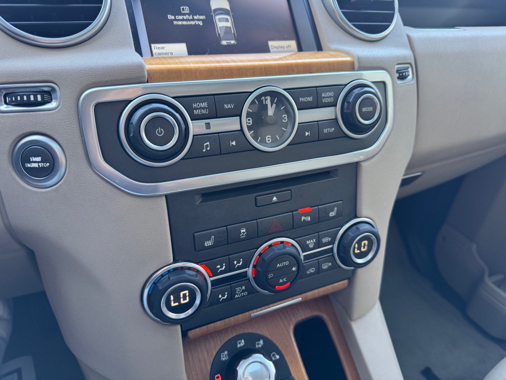 2012 Land Rover LR4 Image 19
