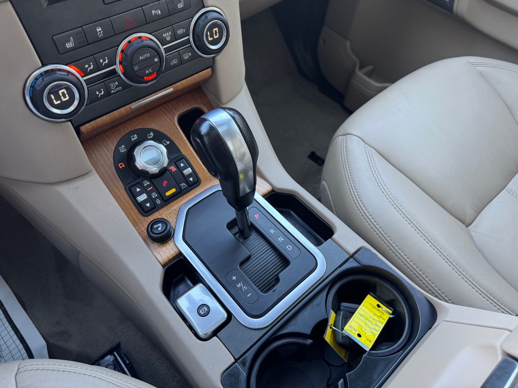 2012 Land Rover LR4 Image 20
