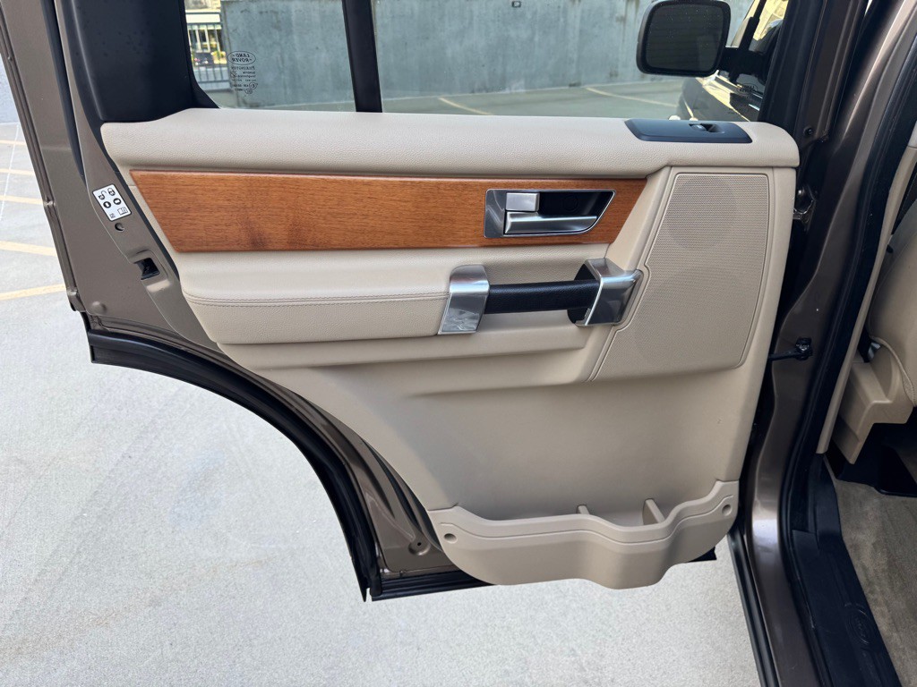 2012 Land Rover LR4 Image 22