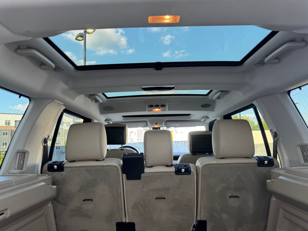 2012 Land Rover LR4 Image 28