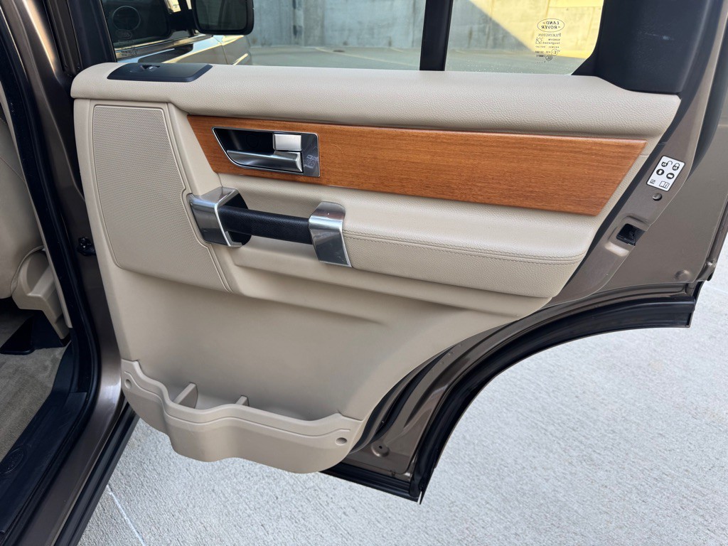2012 Land Rover LR4 Image 29