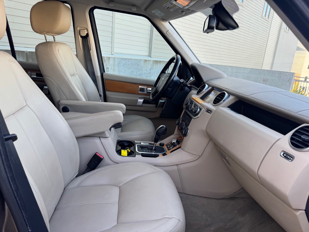 2012 Land Rover LR4 Image 32