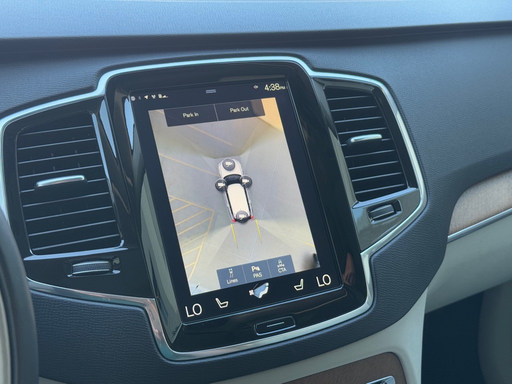 2018 Volvo XC90 Image 9