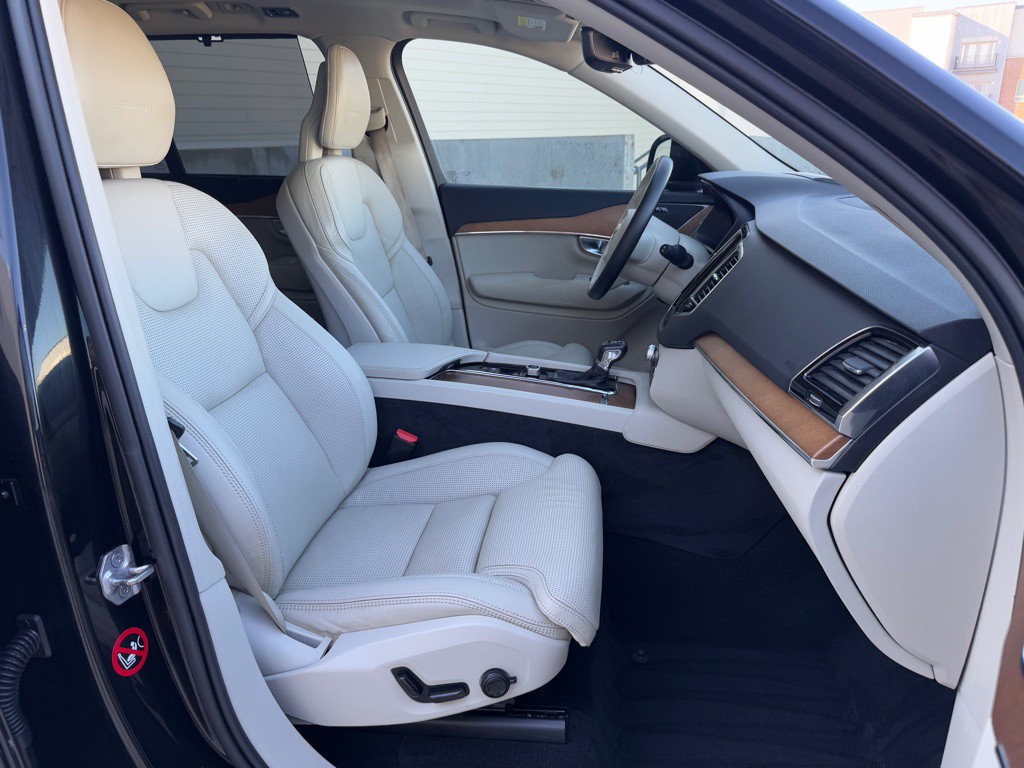 2018 Volvo XC90 Image 22