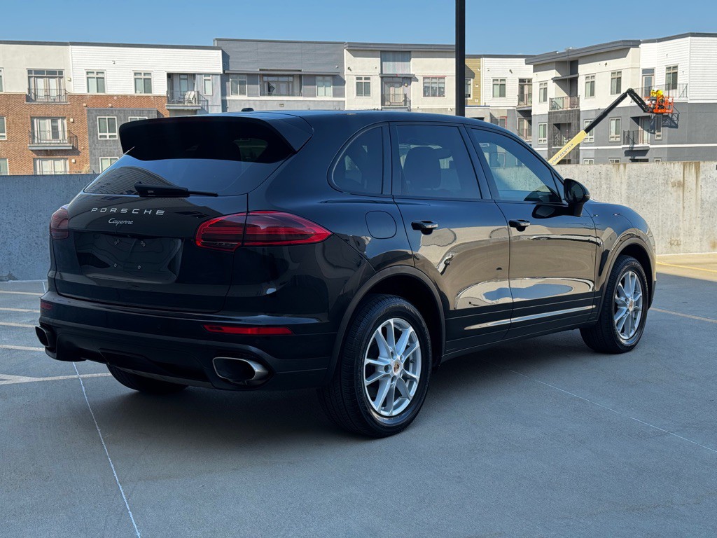 2016 Porsche Cayenne Image 3