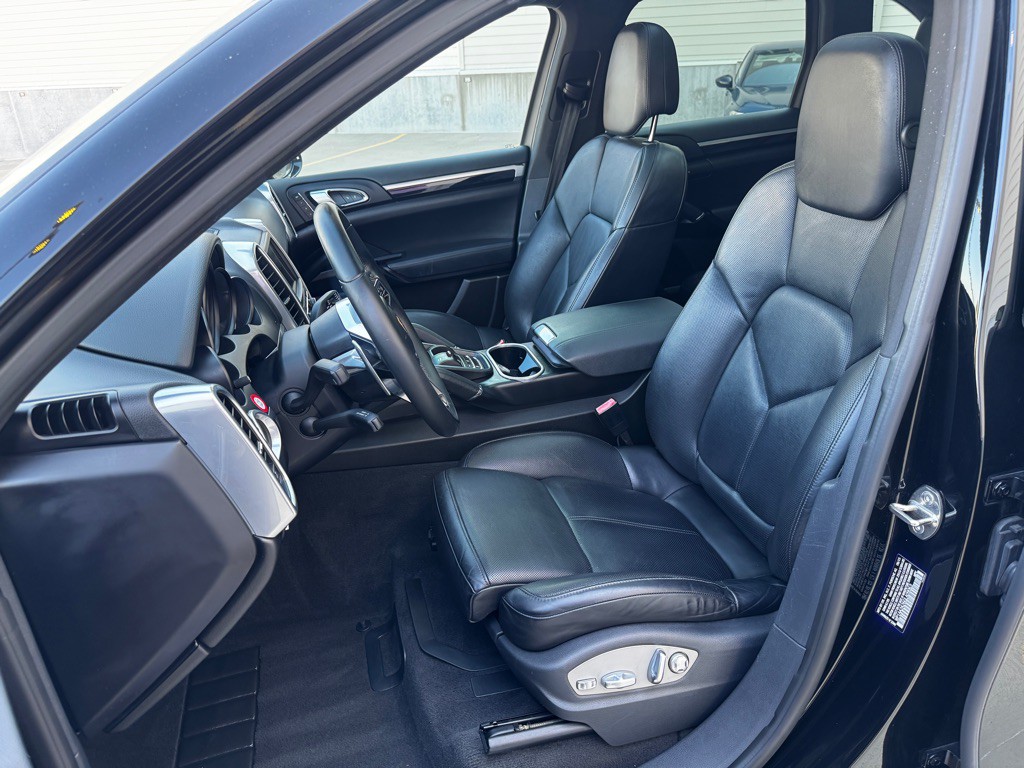 2016 Porsche Cayenne Image 10