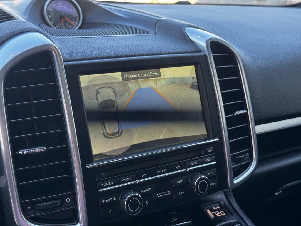 2016 Porsche Cayenne Image 14