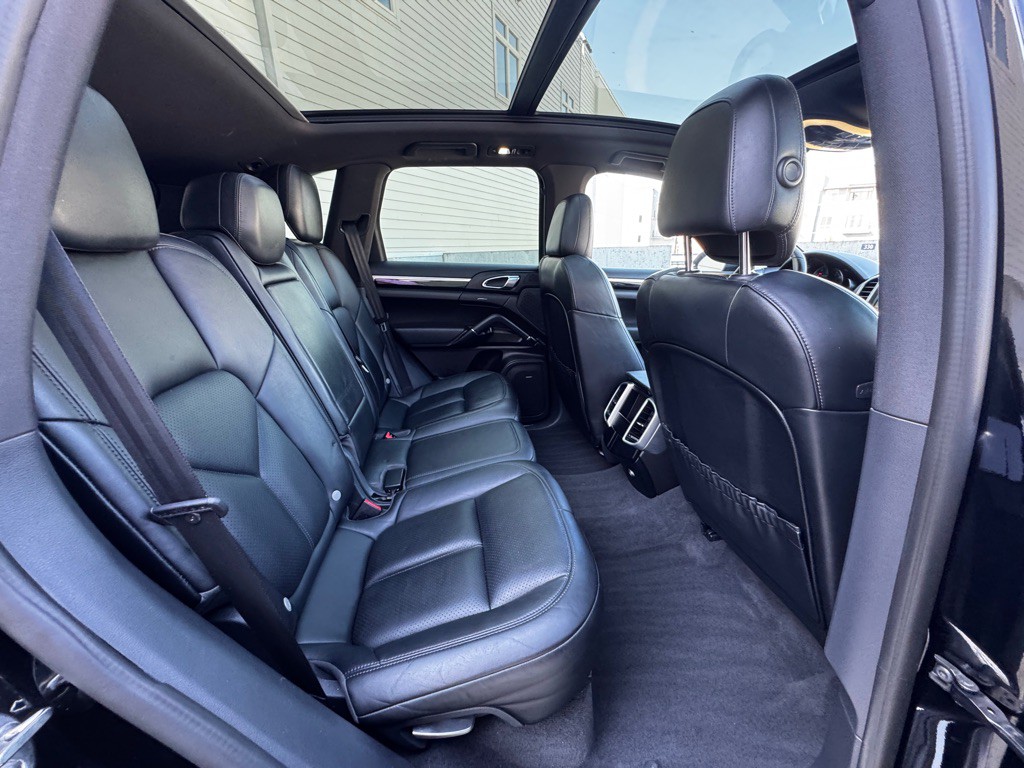 2016 Porsche Cayenne Image 19