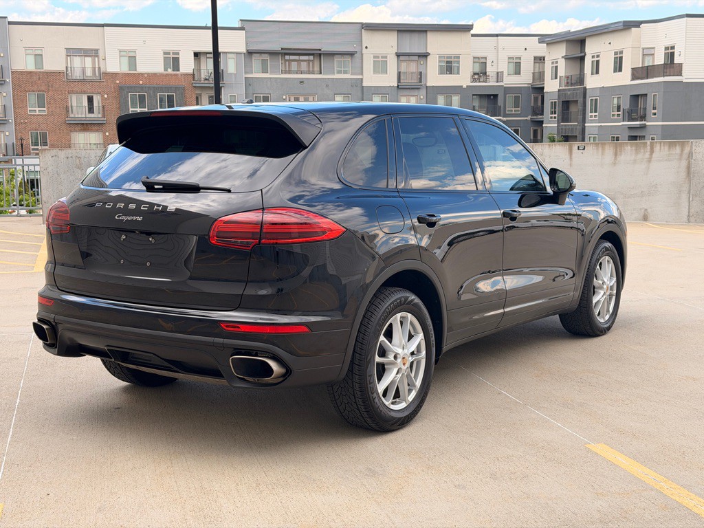 2016 Porsche Cayenne Image 8