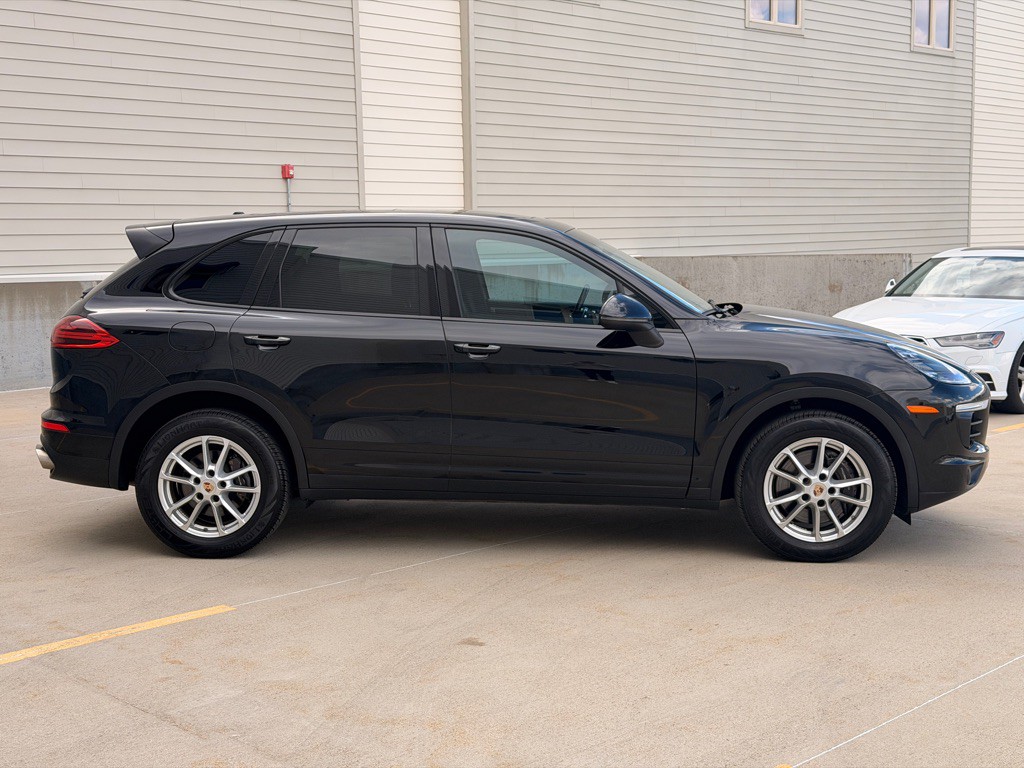 2016 Porsche Cayenne Image 9