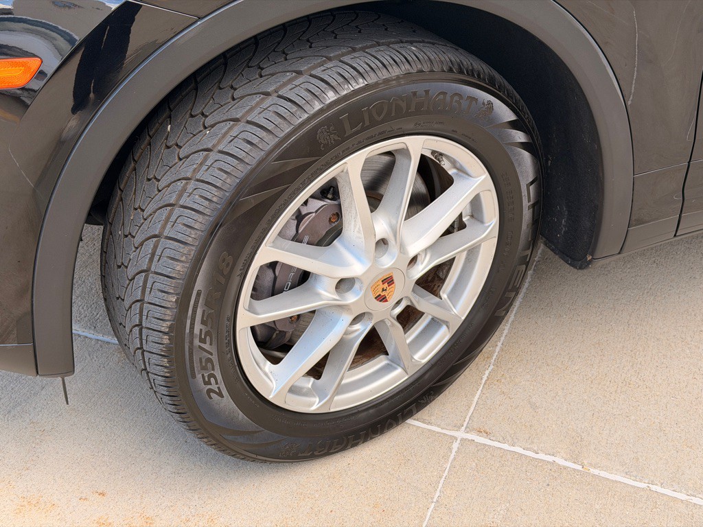 2016 Porsche Cayenne Image 10