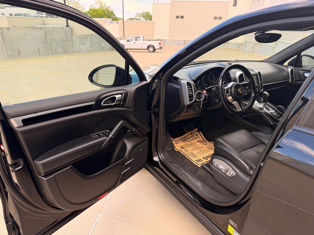 2016 Porsche Cayenne Image 11