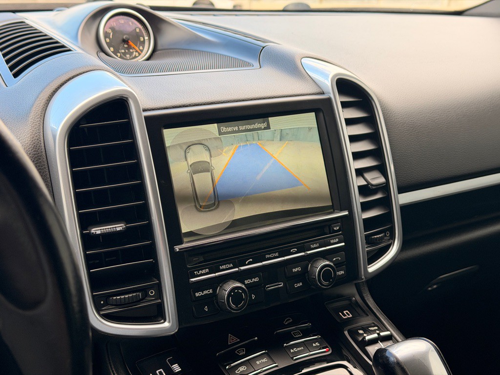 2016 Porsche Cayenne Image 14
