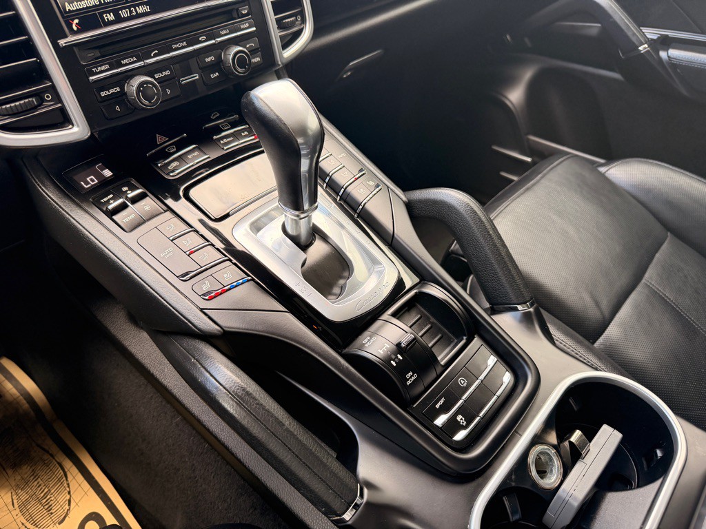 2016 Porsche Cayenne Image 15