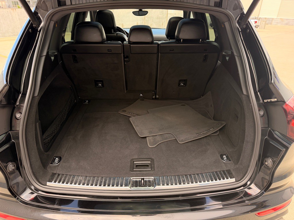 2016 Porsche Cayenne Image 18