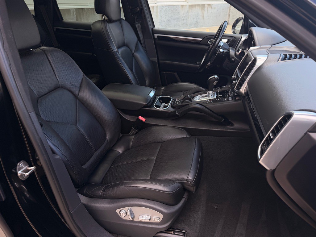 2016 Porsche Cayenne Image 23