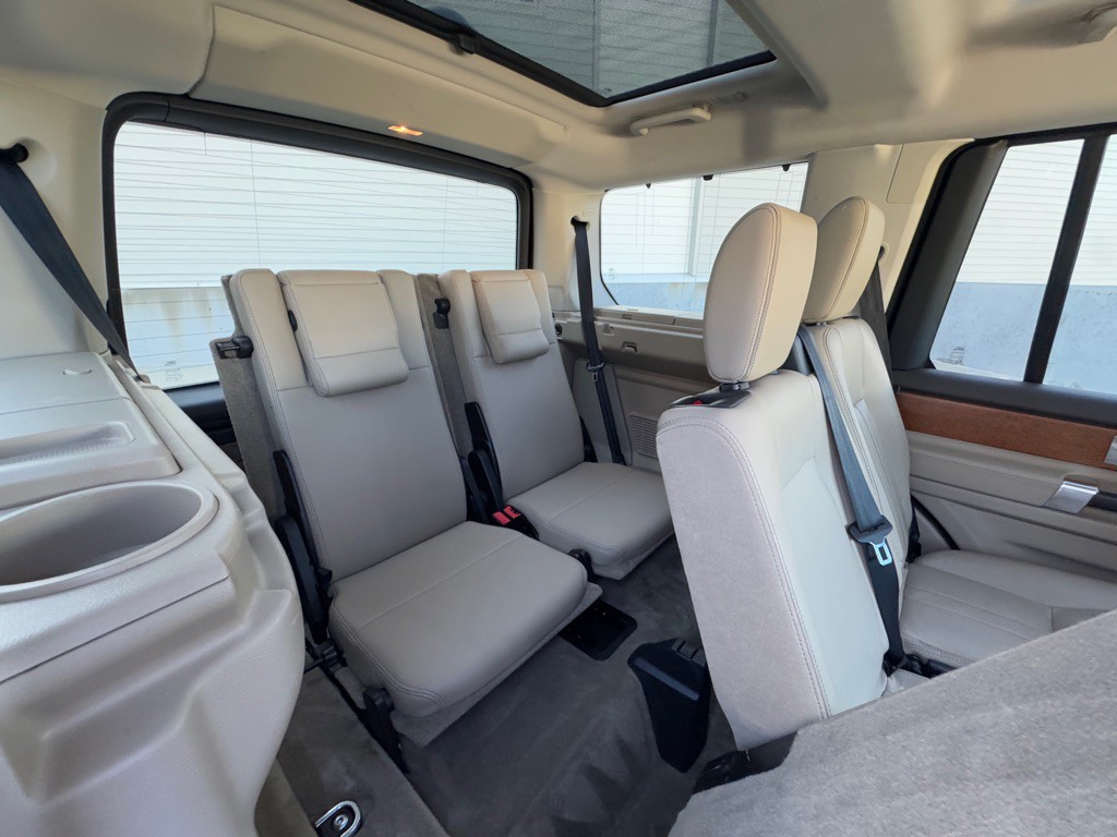 2015 Land Rover LR4 Image 22