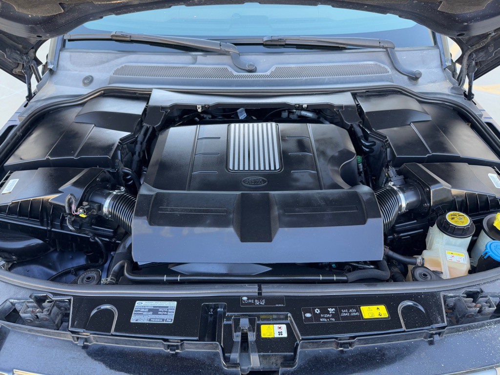 2015 Land Rover LR4 Image 26