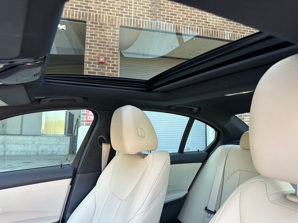 2019 BMW 3 Series Image 16