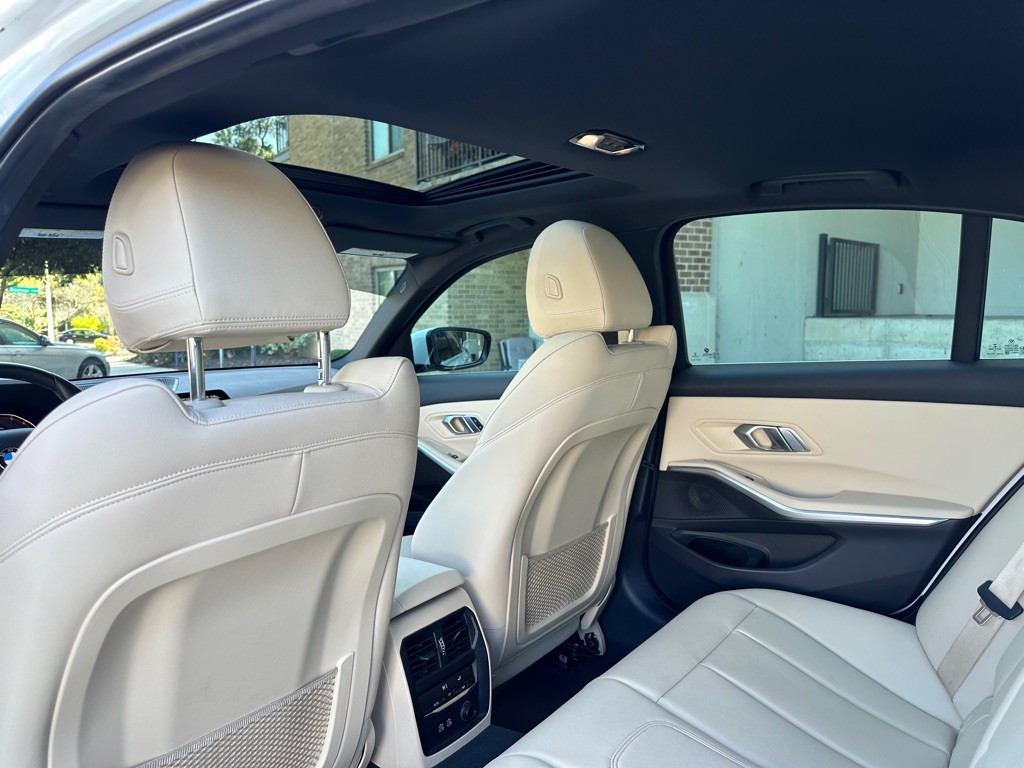 2019 BMW 3 Series Image 21