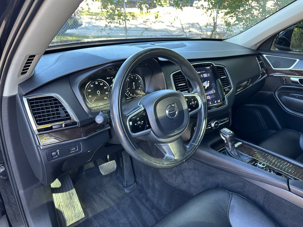 2017 Volvo XC90 Image 10