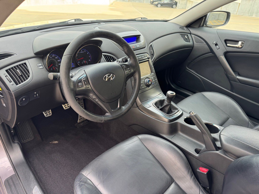 2011 Hyundai Genesis Image 11
